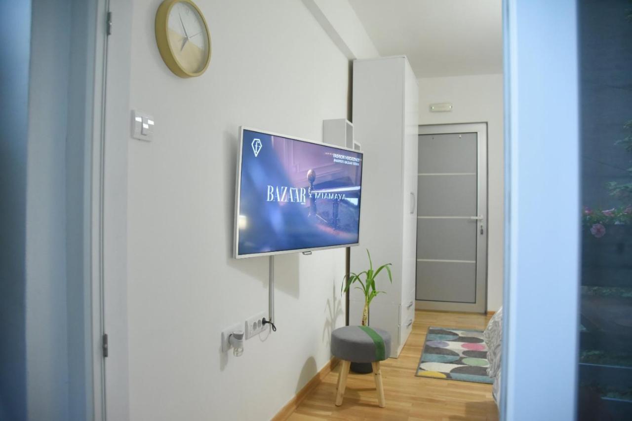 Dekart 2 Apartment Ni Exterior foto