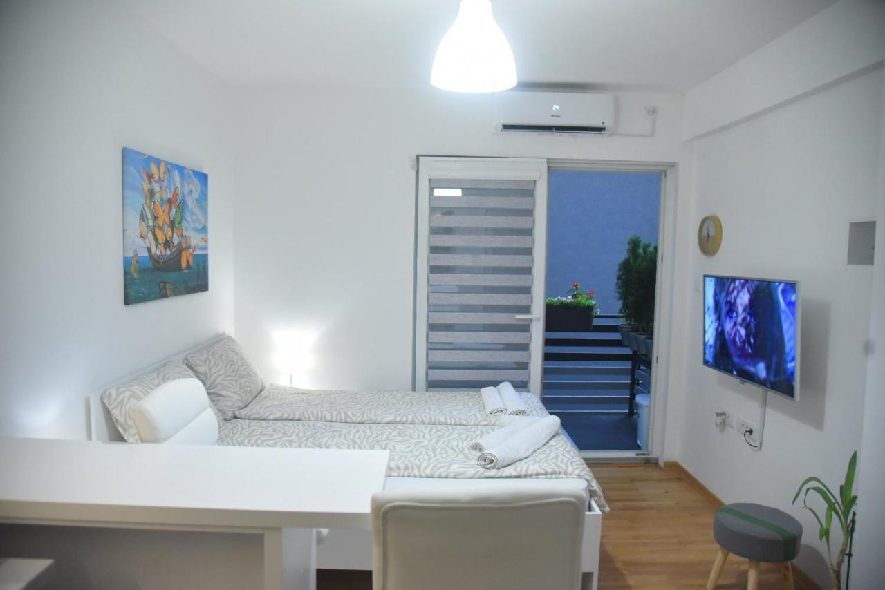 Dekart 2 Apartment Ni Exterior foto